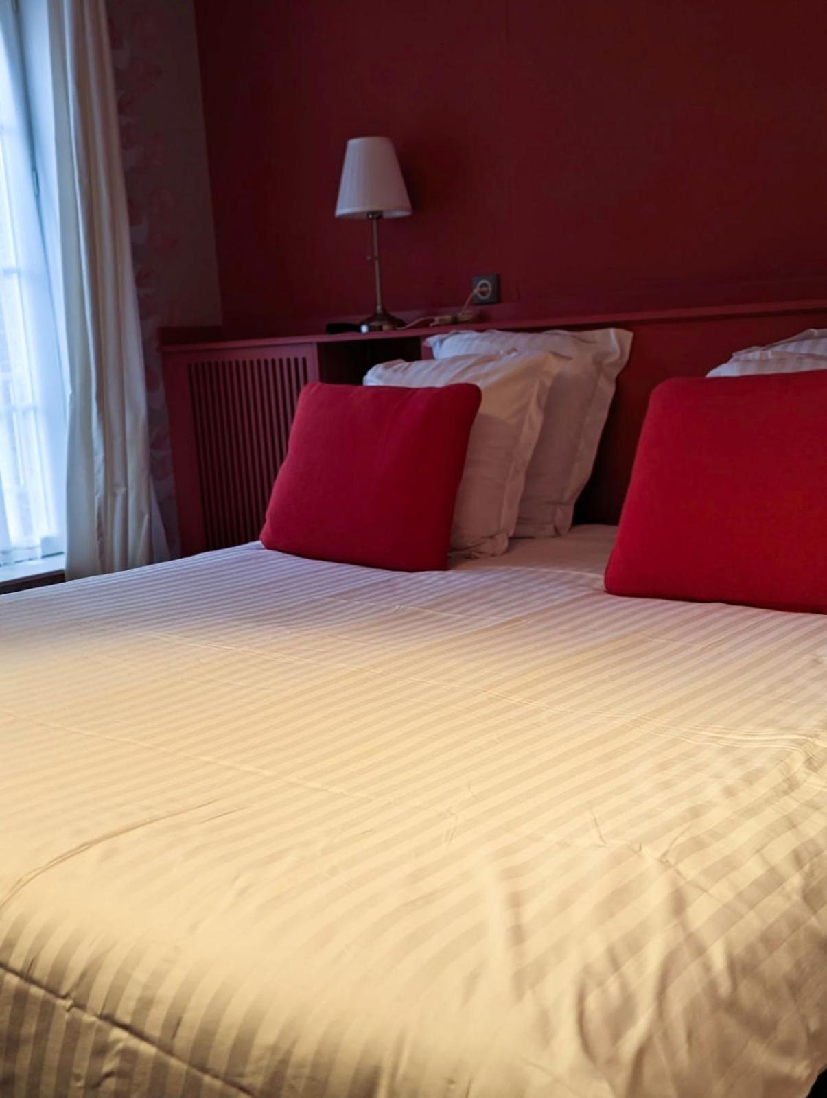 Hotel du Saumon Verneuil d'Avre et d'Iton Extérieur photo